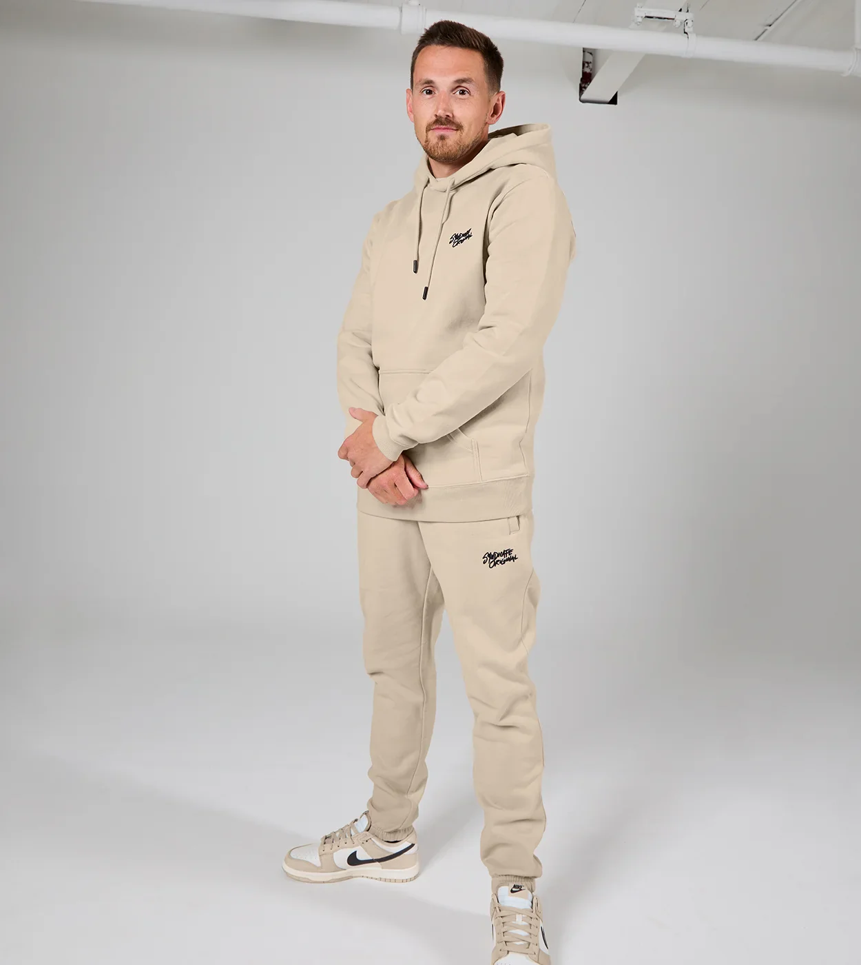 Logo Joggers Sand - Image 4